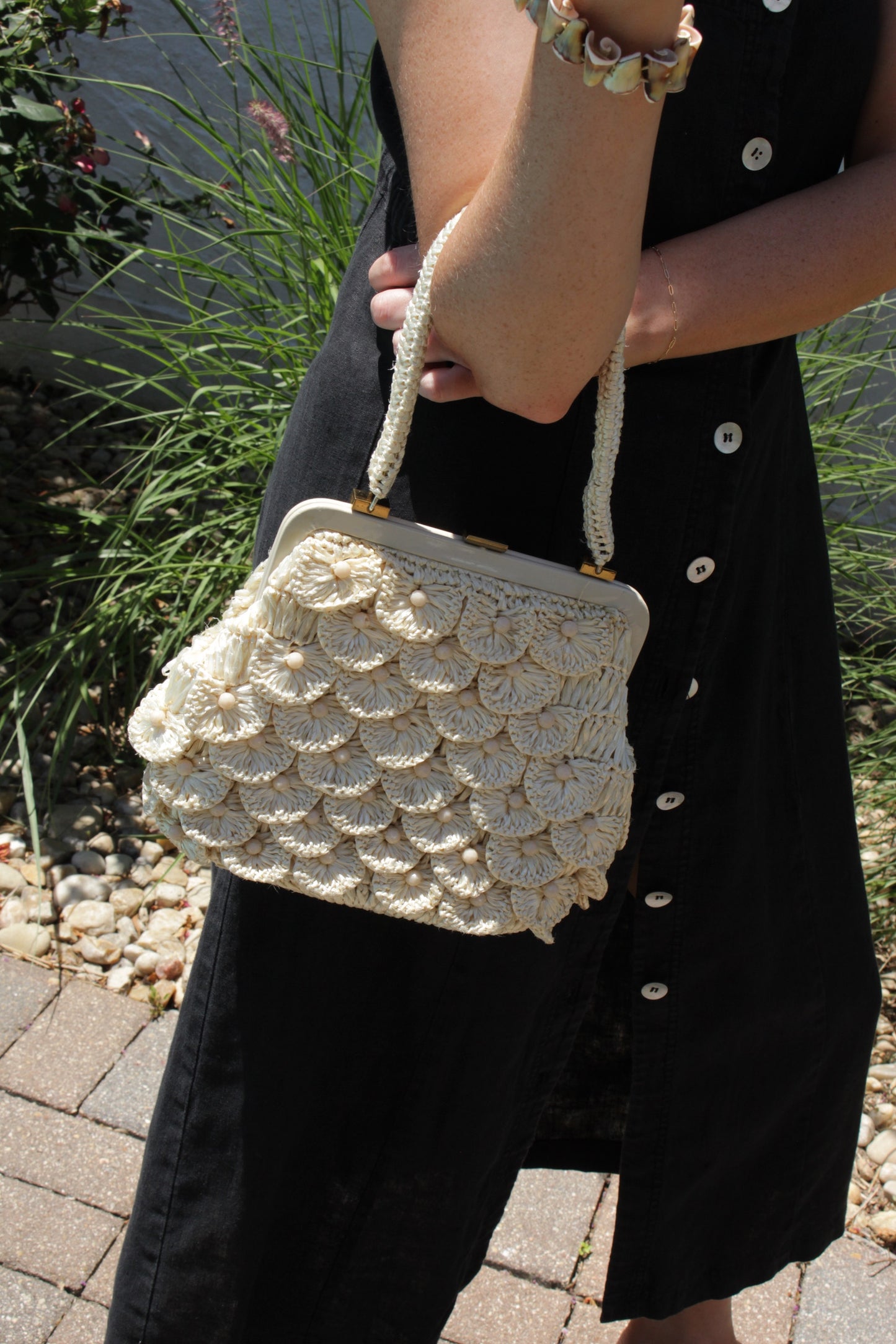 Lovely Vintage Raffia Scalloped Handbag