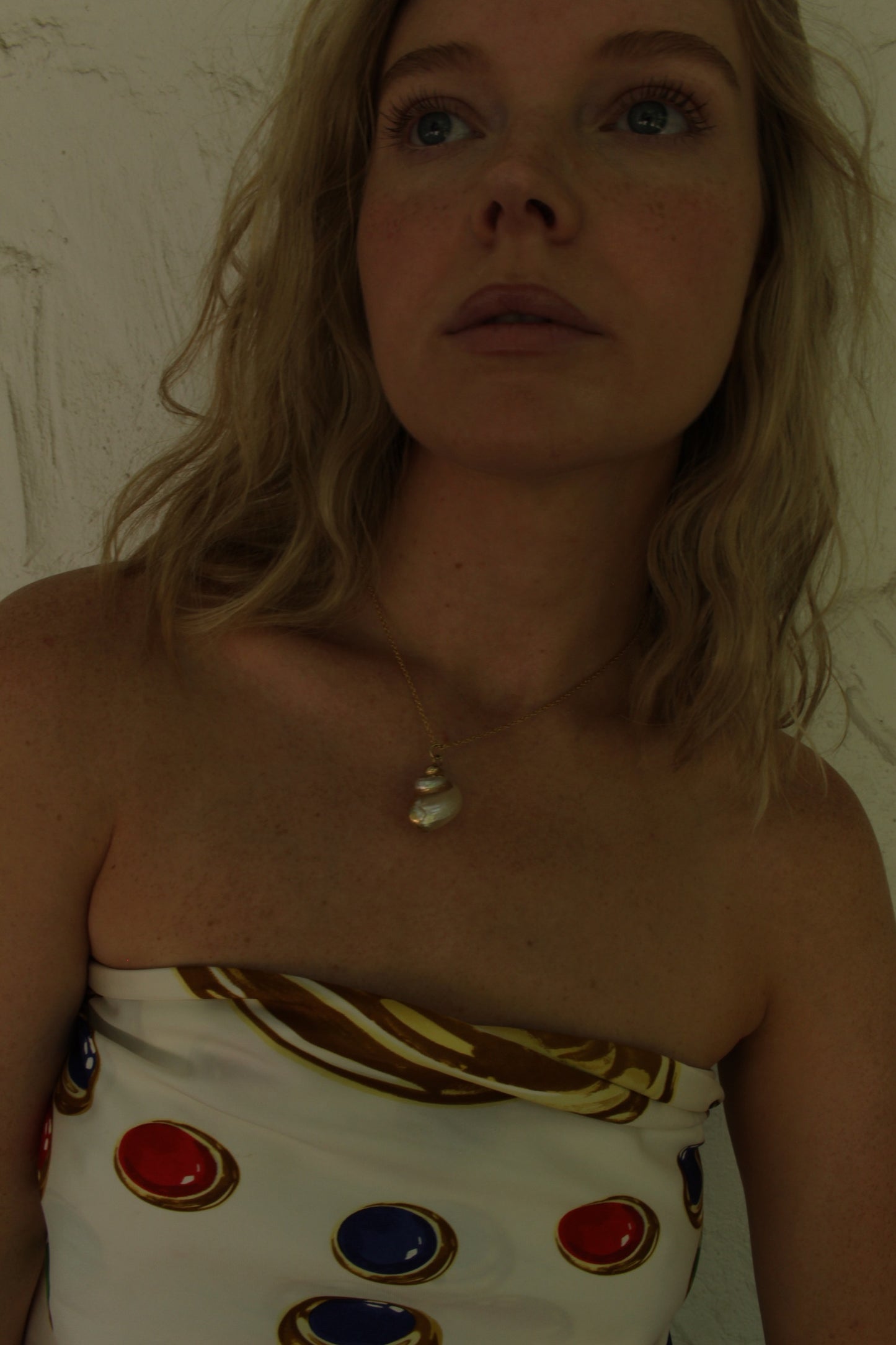 Sweet Vintage Shell Pendant Necklace