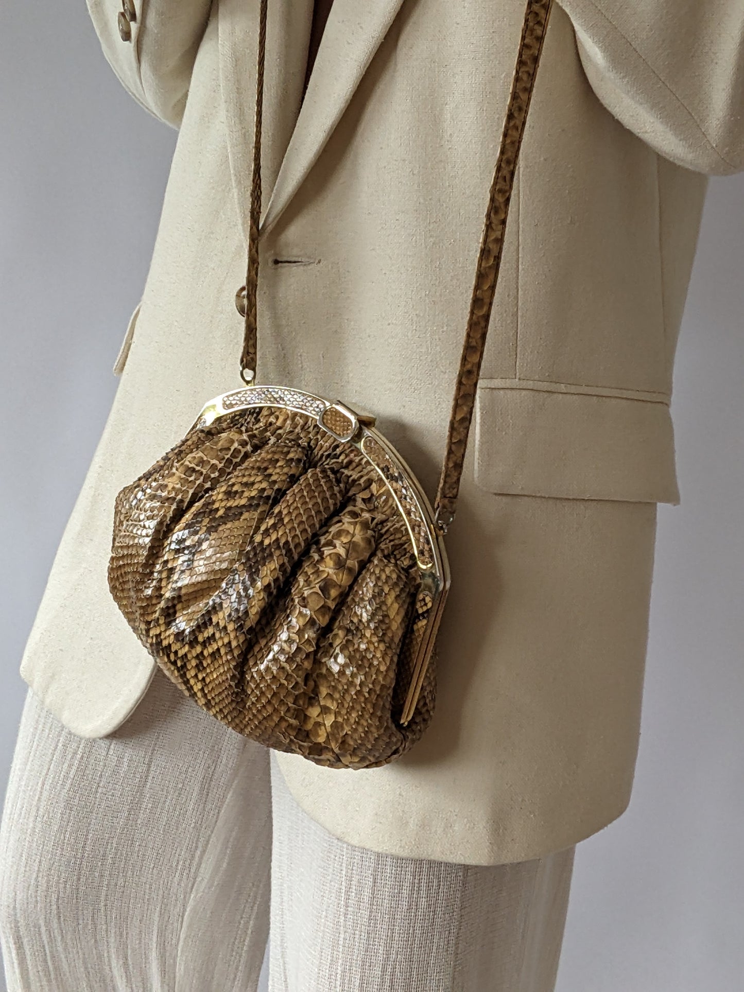 Exquisite Vintage Genuine Snakeskin Purse