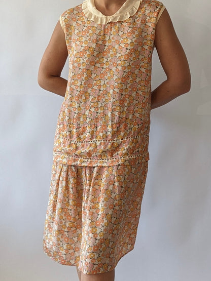 Incredible Vintage Collared Floral Silk Dress