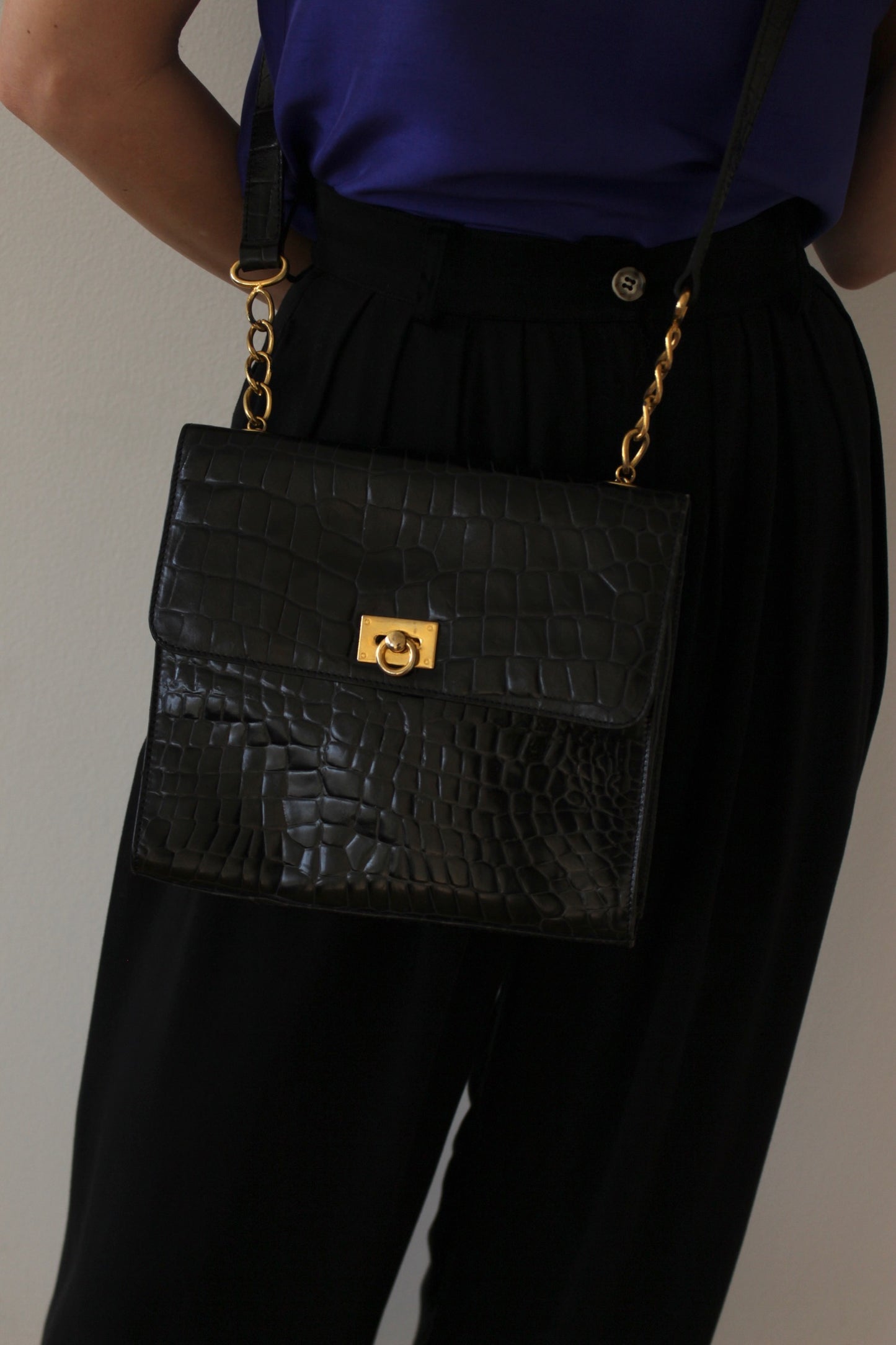 Vintage Caviar Croc-Embossed Leather Purse