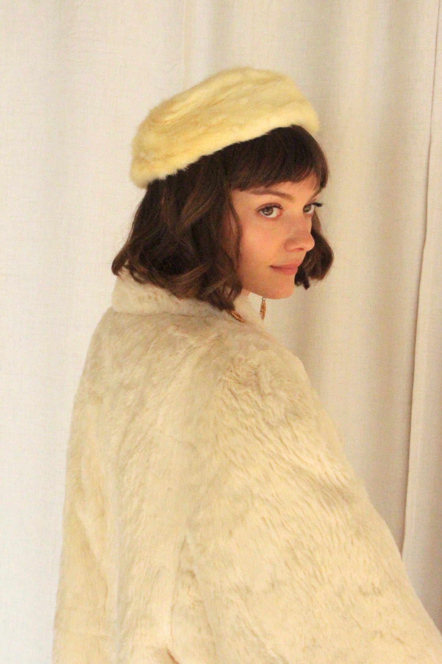 Vintage Ivory Fur Pillbox Hat