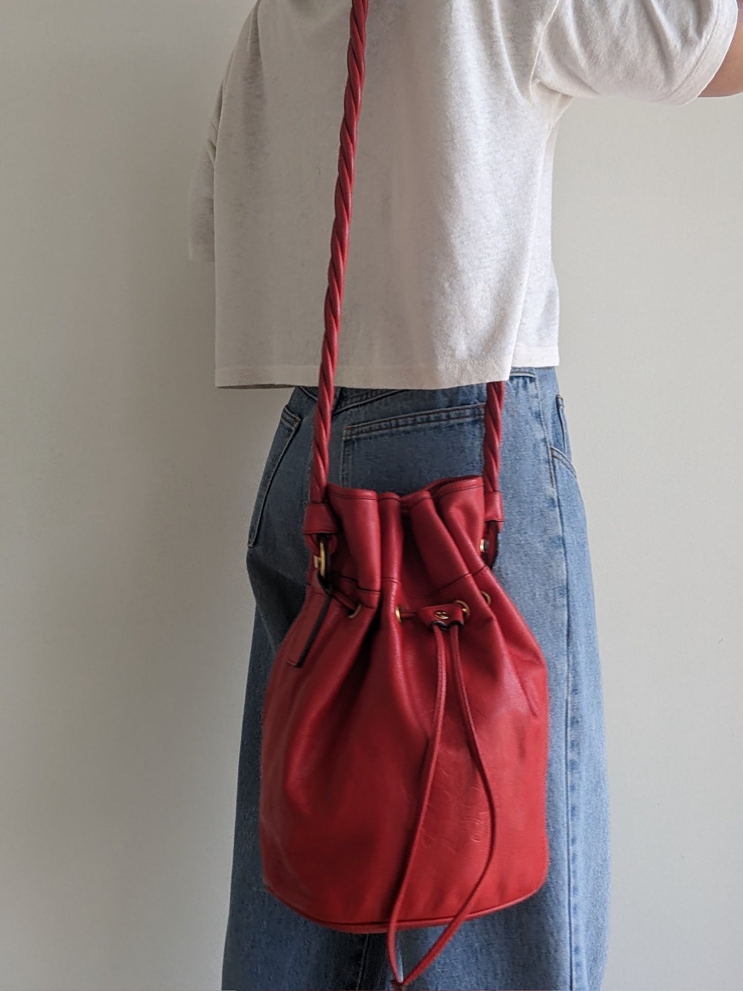 Vintage Cayenne Leather Bucket Bag