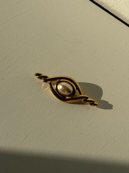 Vintage Gold & Faux Pearl Brooch
