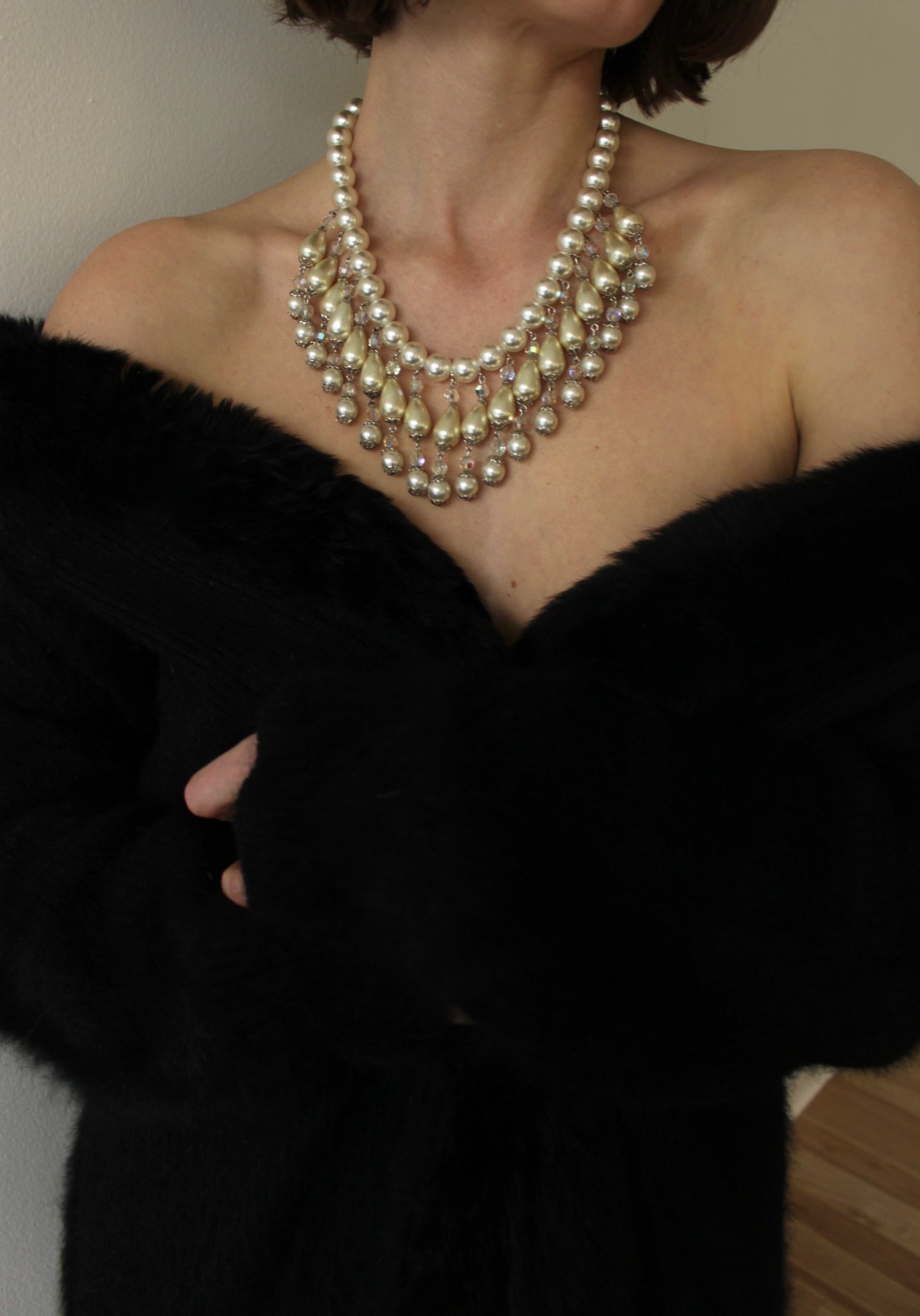 Vintage Faux Pearl Drop Collar