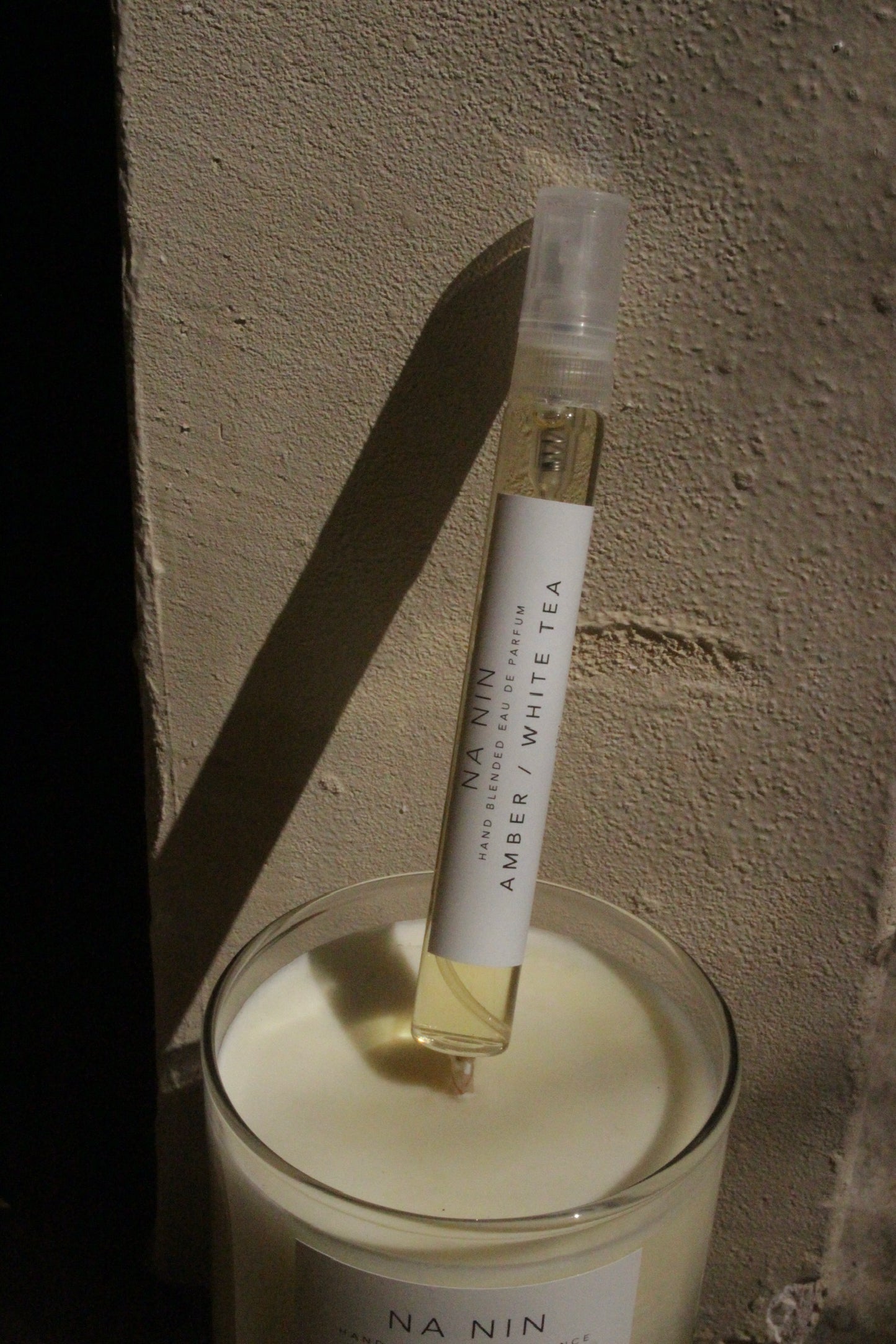 Amber & White Tea Eau De Parfum / 10ml