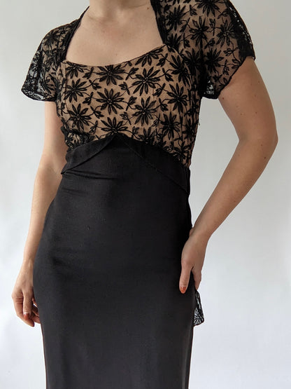 Beautiful Vintage 1940s Floral Lace & Crepe Dress
