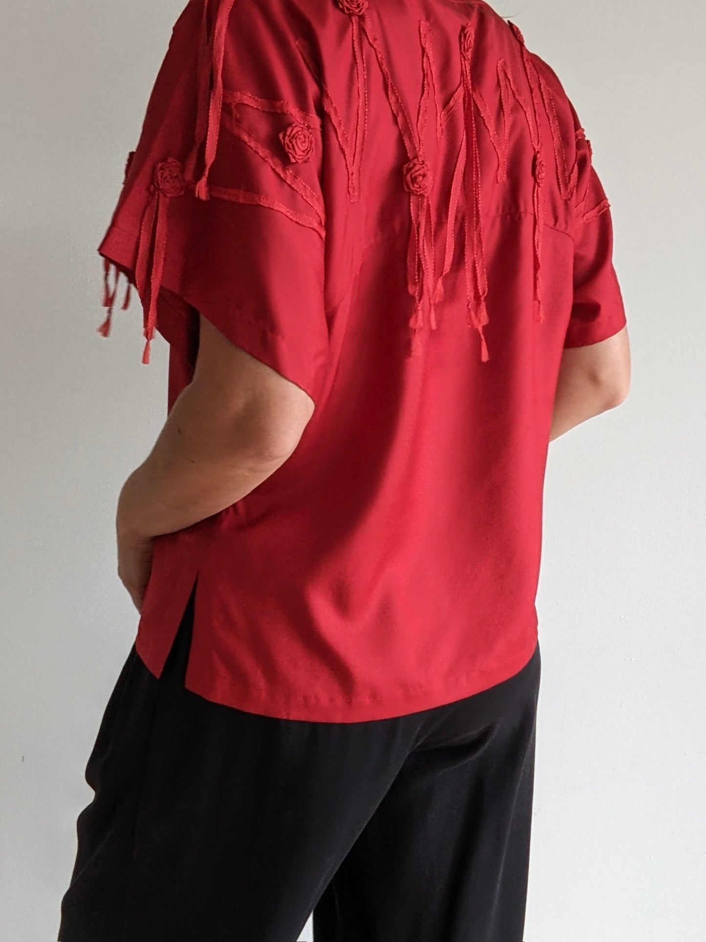 Amazing Vintage Rose & Tassel Appliqué Silk Top