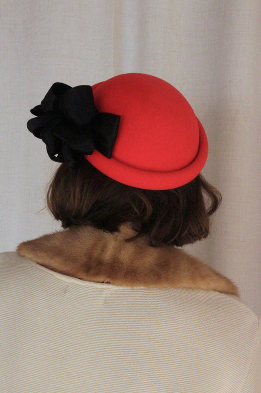 Amazing Vintage Holly Felted Wool & Satin Ribbon Hat