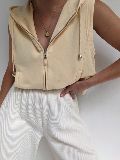 90s Butter Sleeveless Leisure Vest