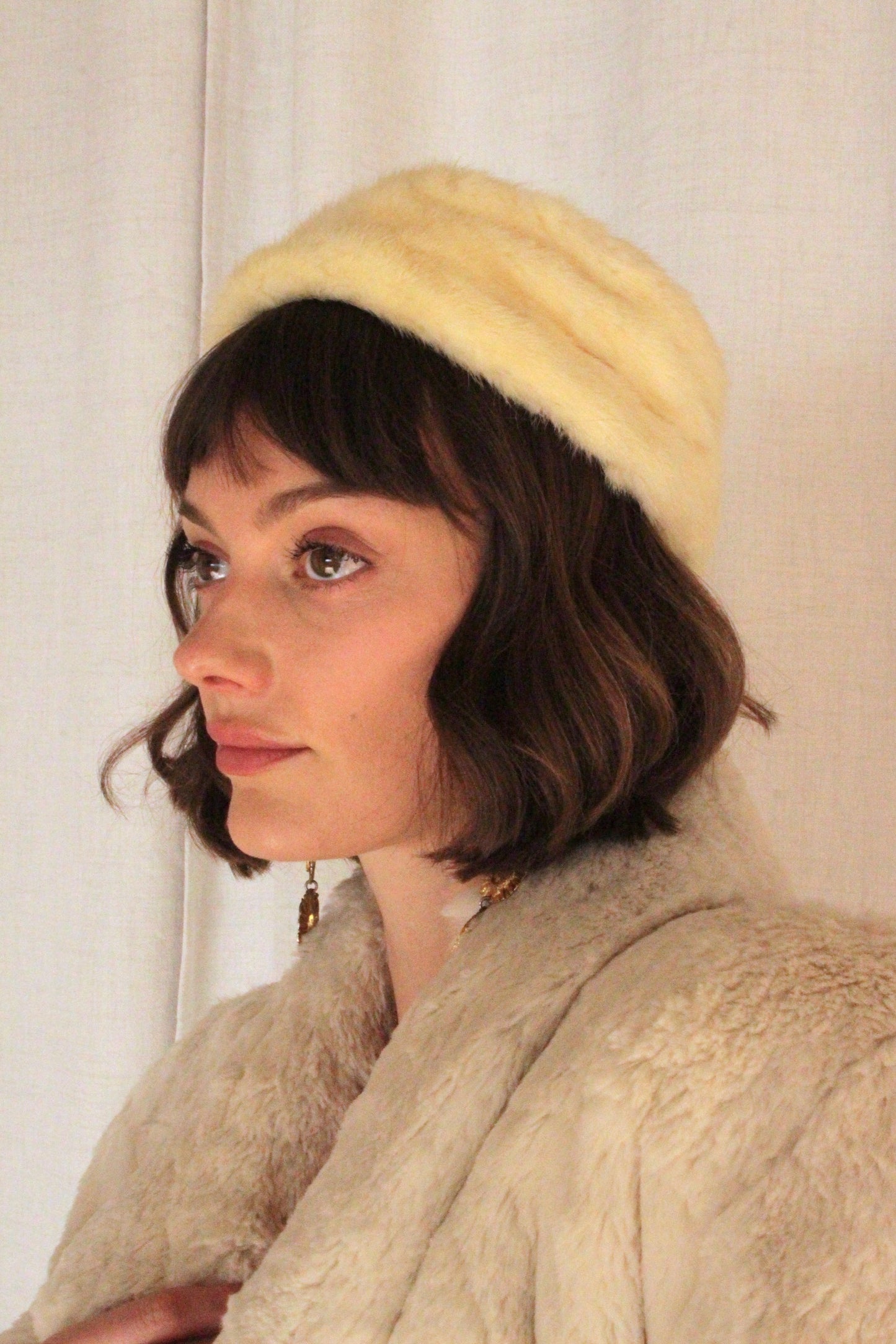 Vintage Ivory Fur Pillbox Hat