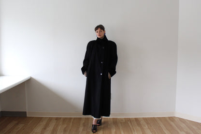 Luxurious Vintage Onyx Cashmere & Fur Trim Coat