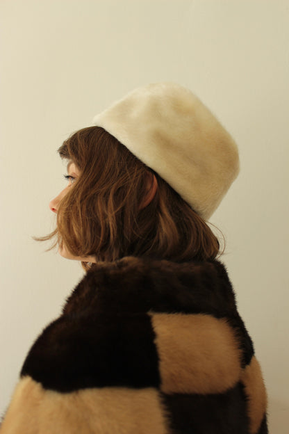 Beautiful Vintage Vanilla Faux Fur Hat