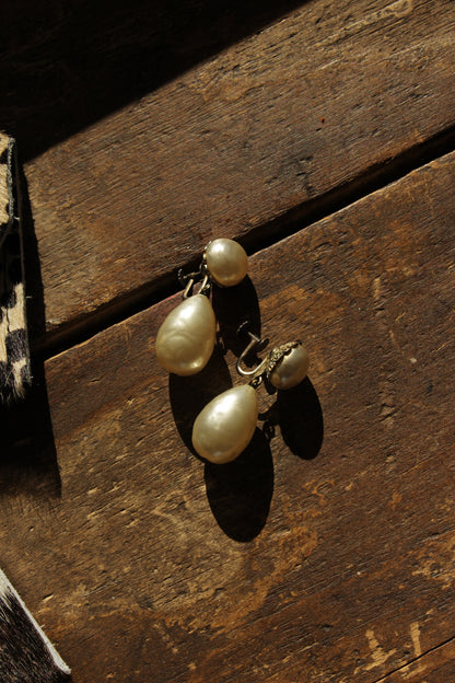 Lovely Vintage Faux Pearl Drop Earrings