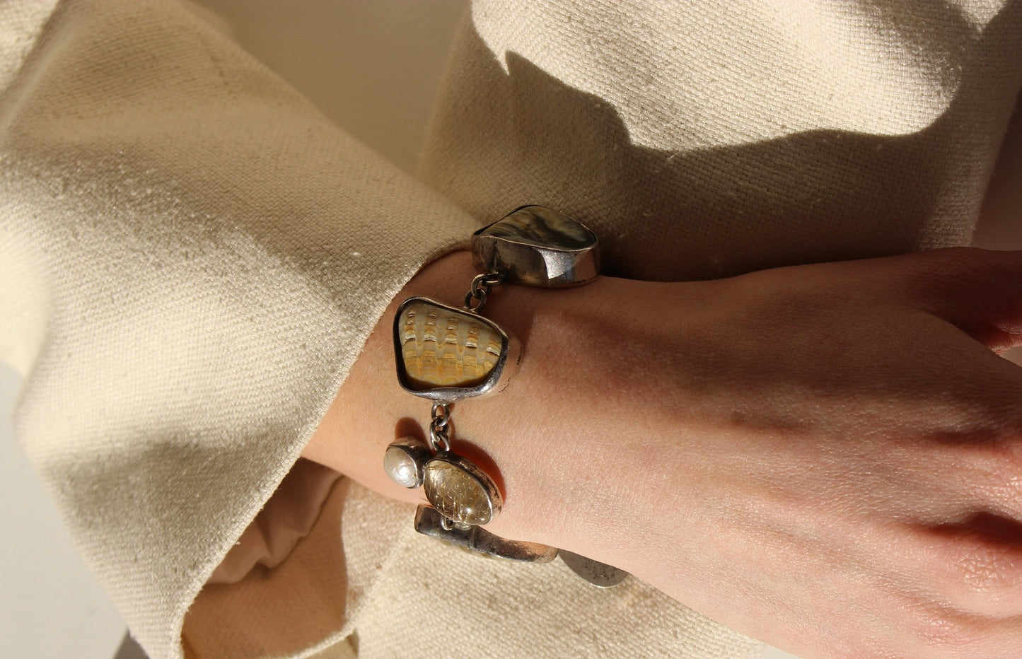 Amazing Vintage 925 Cabochon Stone & Pearl Toggle Bracelet