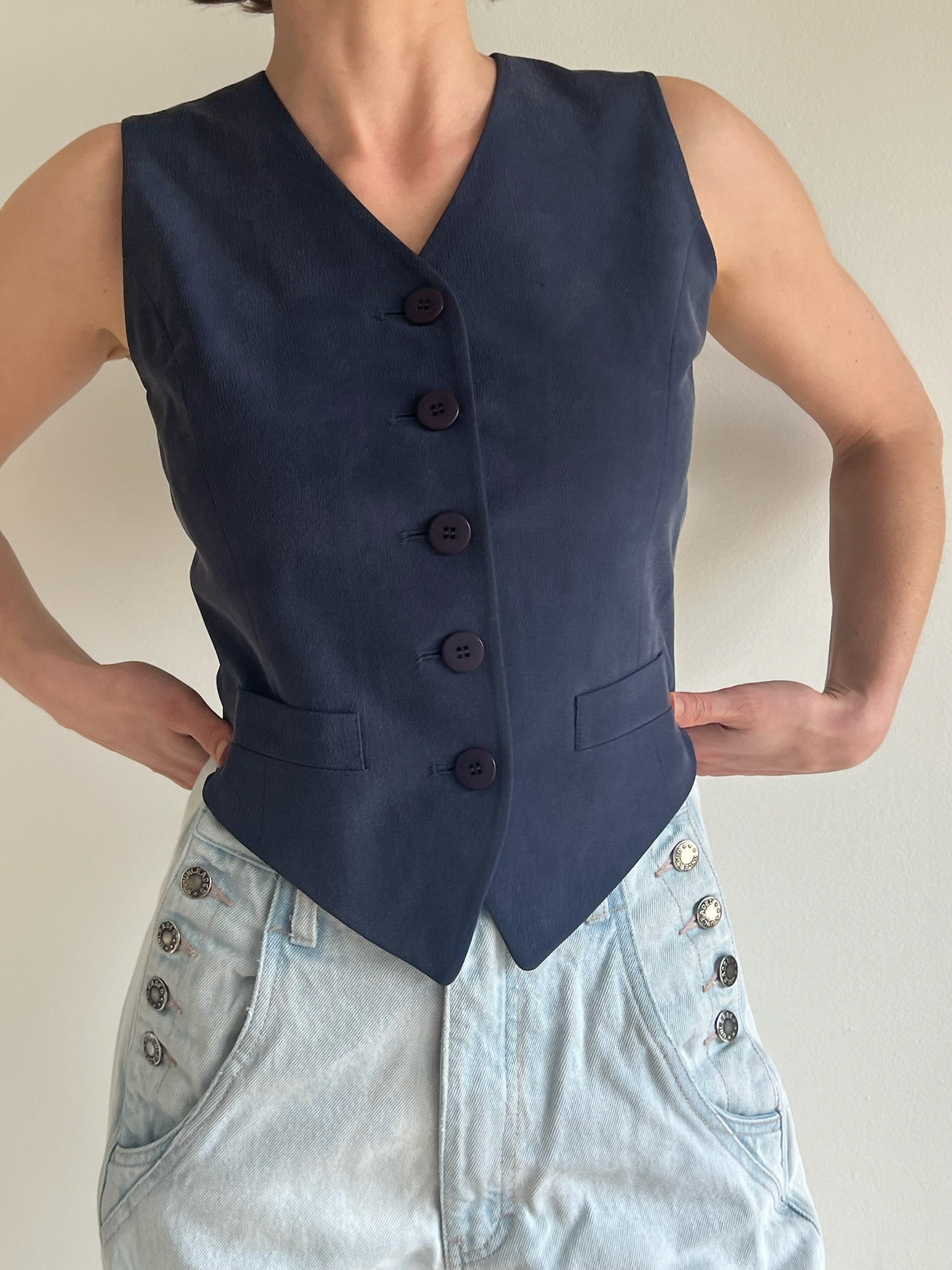 VINTAGE TOPS – NA NIN