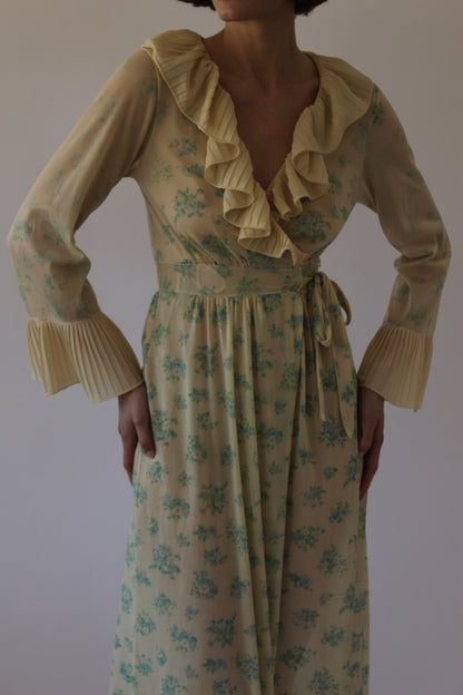 Amazing Vintage Floral-Print Ruffled Wrap Dress
