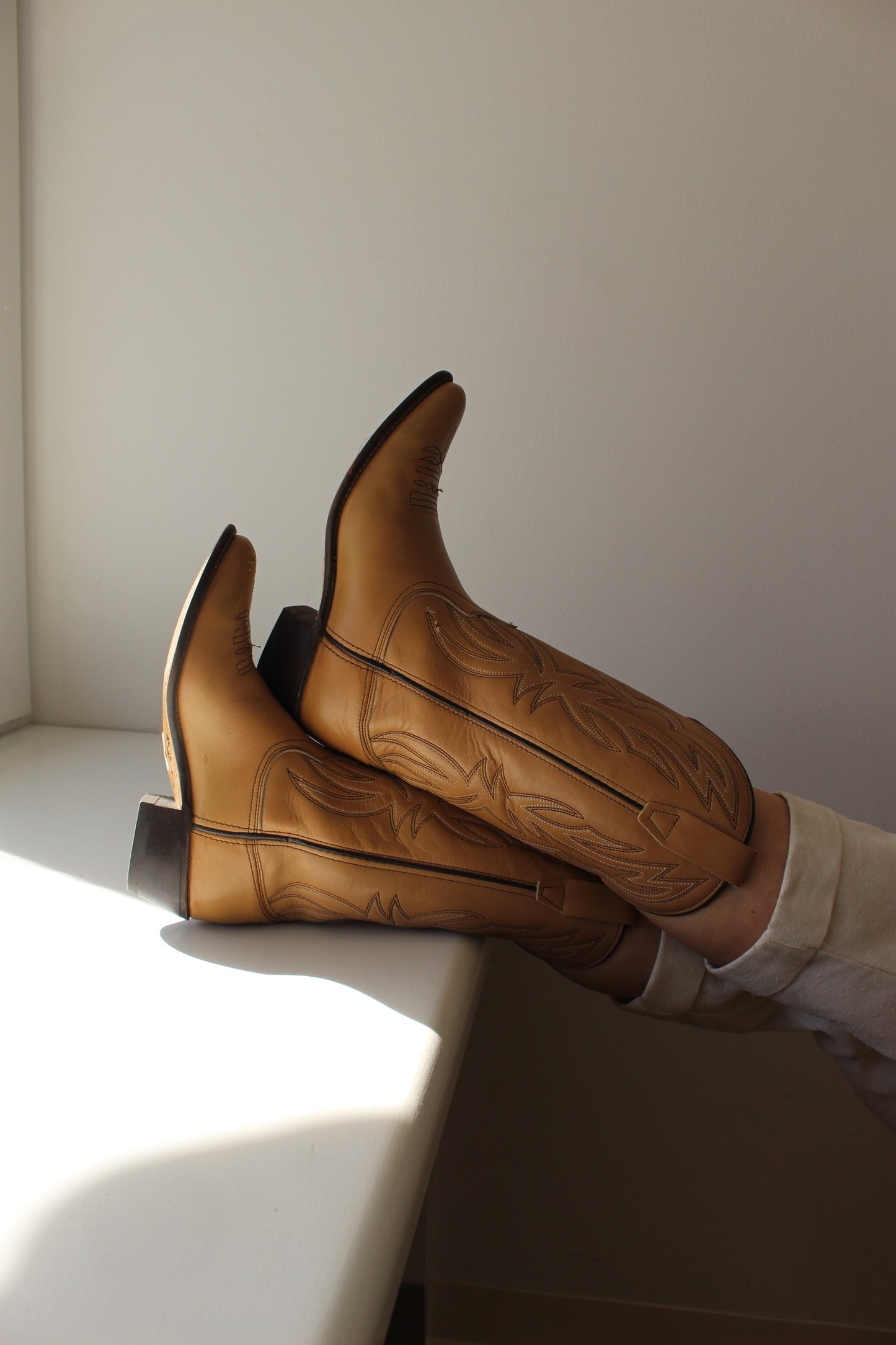Vintage Wrangler Embroidered Leather Cowboy Boots