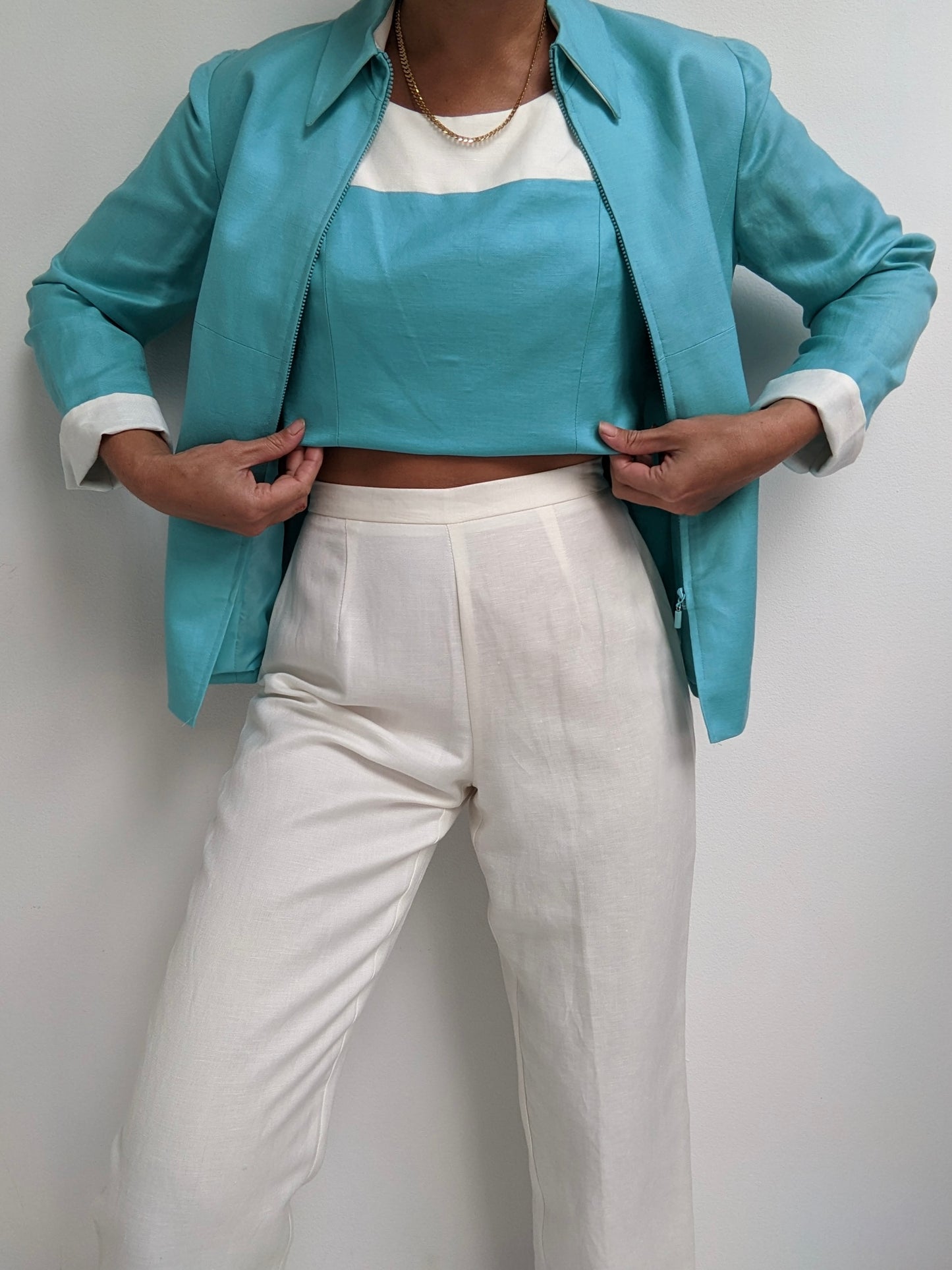 Amazing Vintage Two-Toned 3 Piece Linen Set