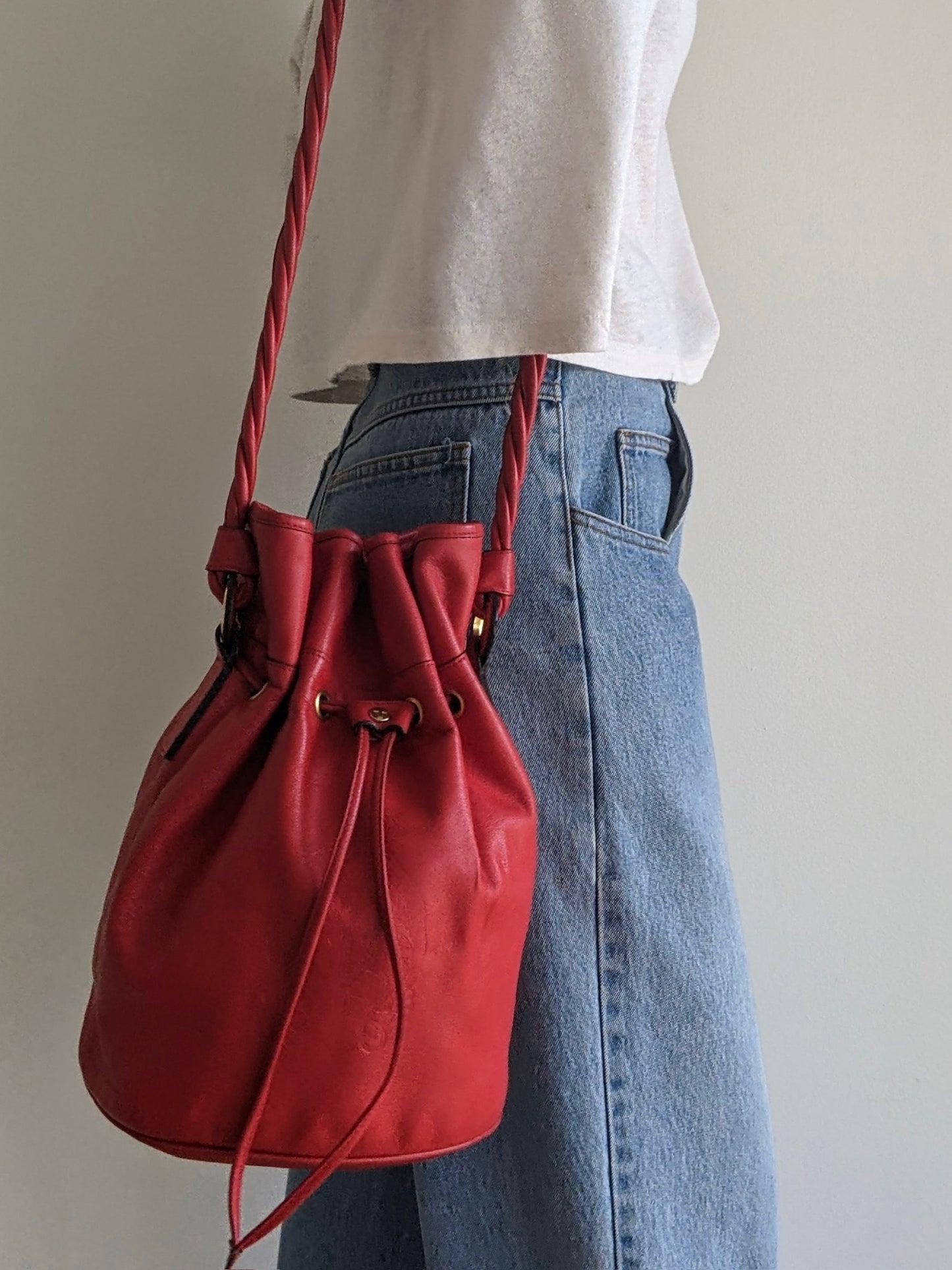 Vintage Cayenne Leather Bucket Bag