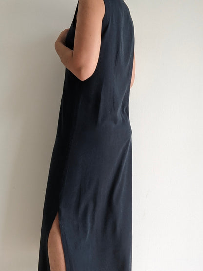 Beautiful Vintage Sleeveless Caviar Silk Dress