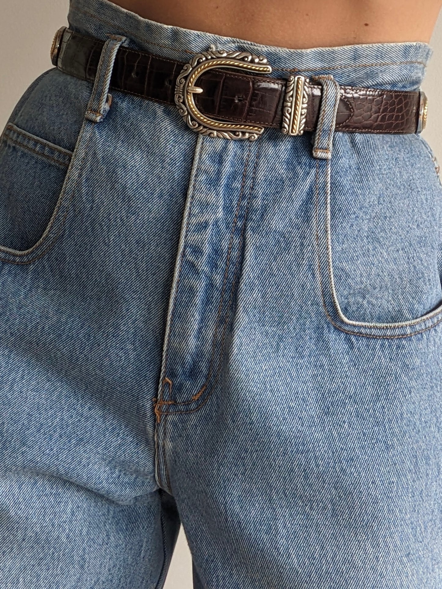 Vintage Embossed Leather & Ornate Hardware Belt