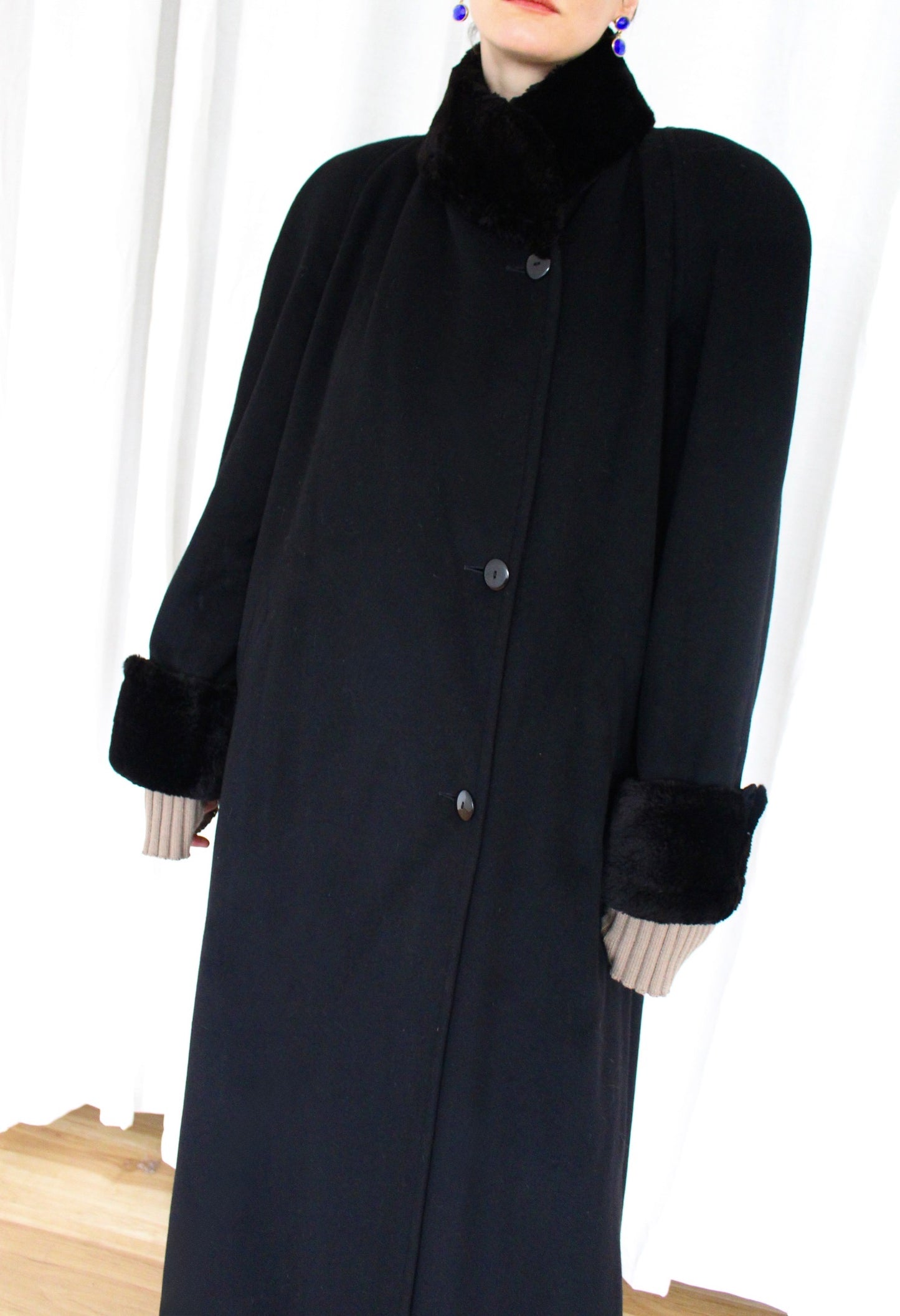 Luxurious Vintage Onyx Cashmere & Fur Trim Coat