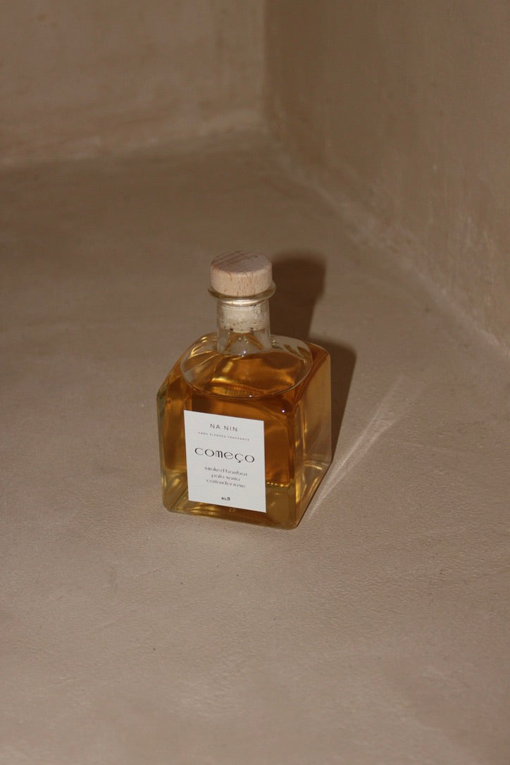 Começo No. 11 Reed Diffuser / Smoked Bourbon, Palo Santo, Coriander Rose