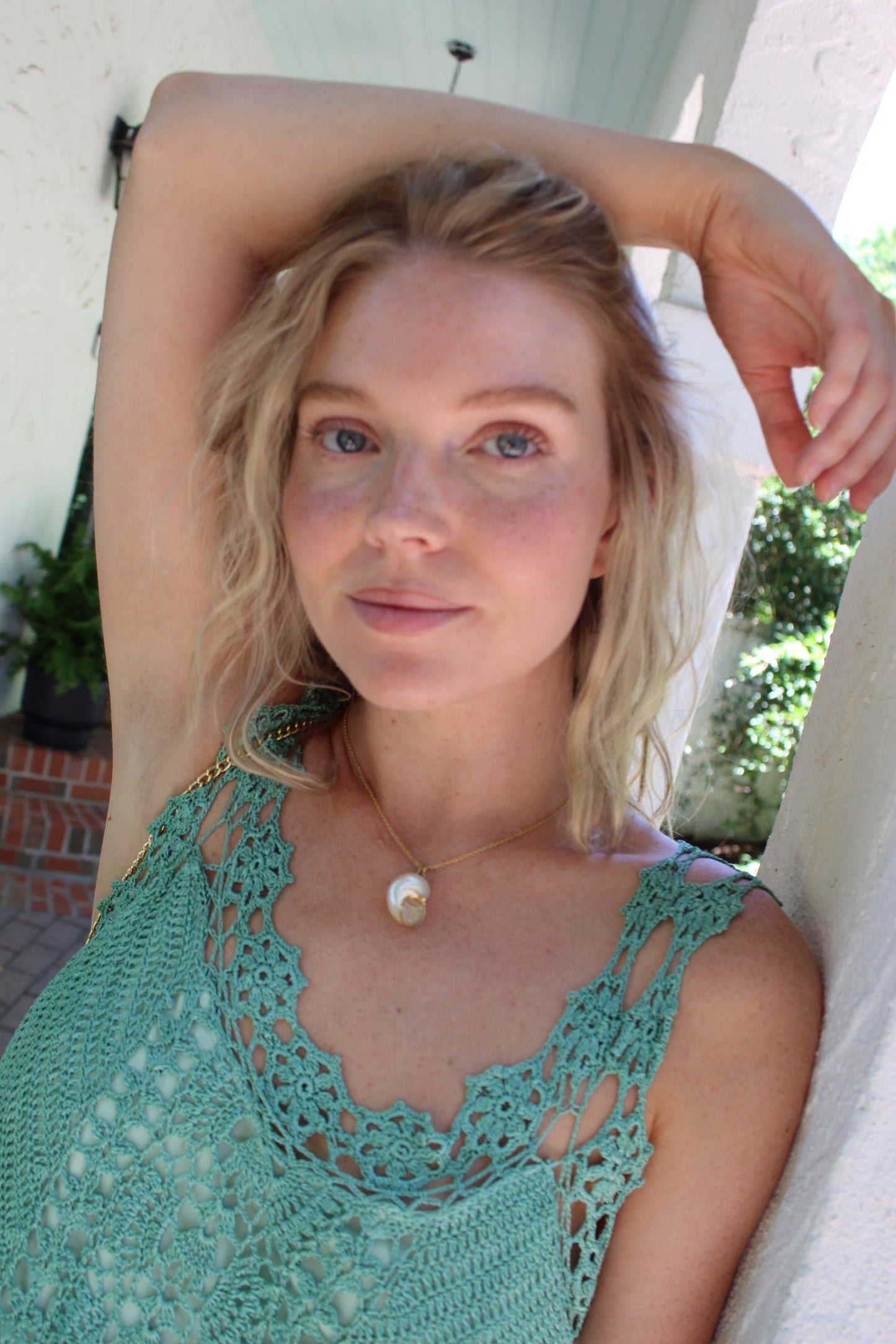 Sweet Vintage Shell Pendant Necklace