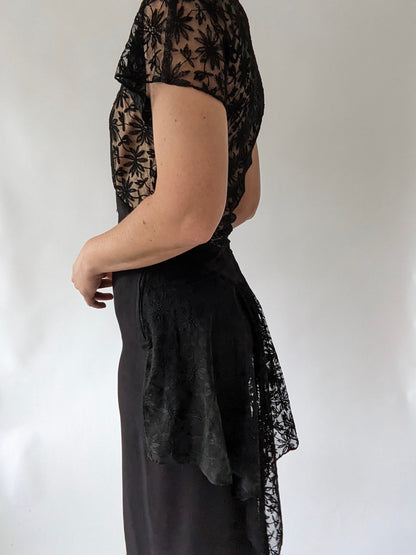Beautiful Vintage 1940s Floral Lace & Crepe Dress