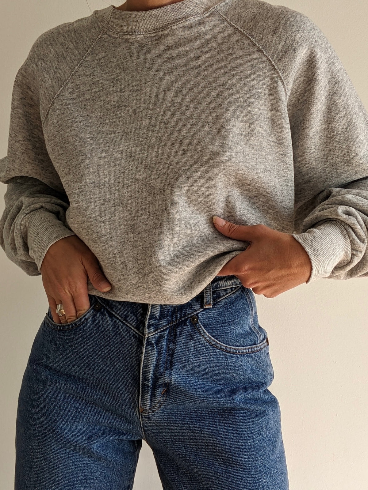90s Heather Grey Raglan Sweatshirt