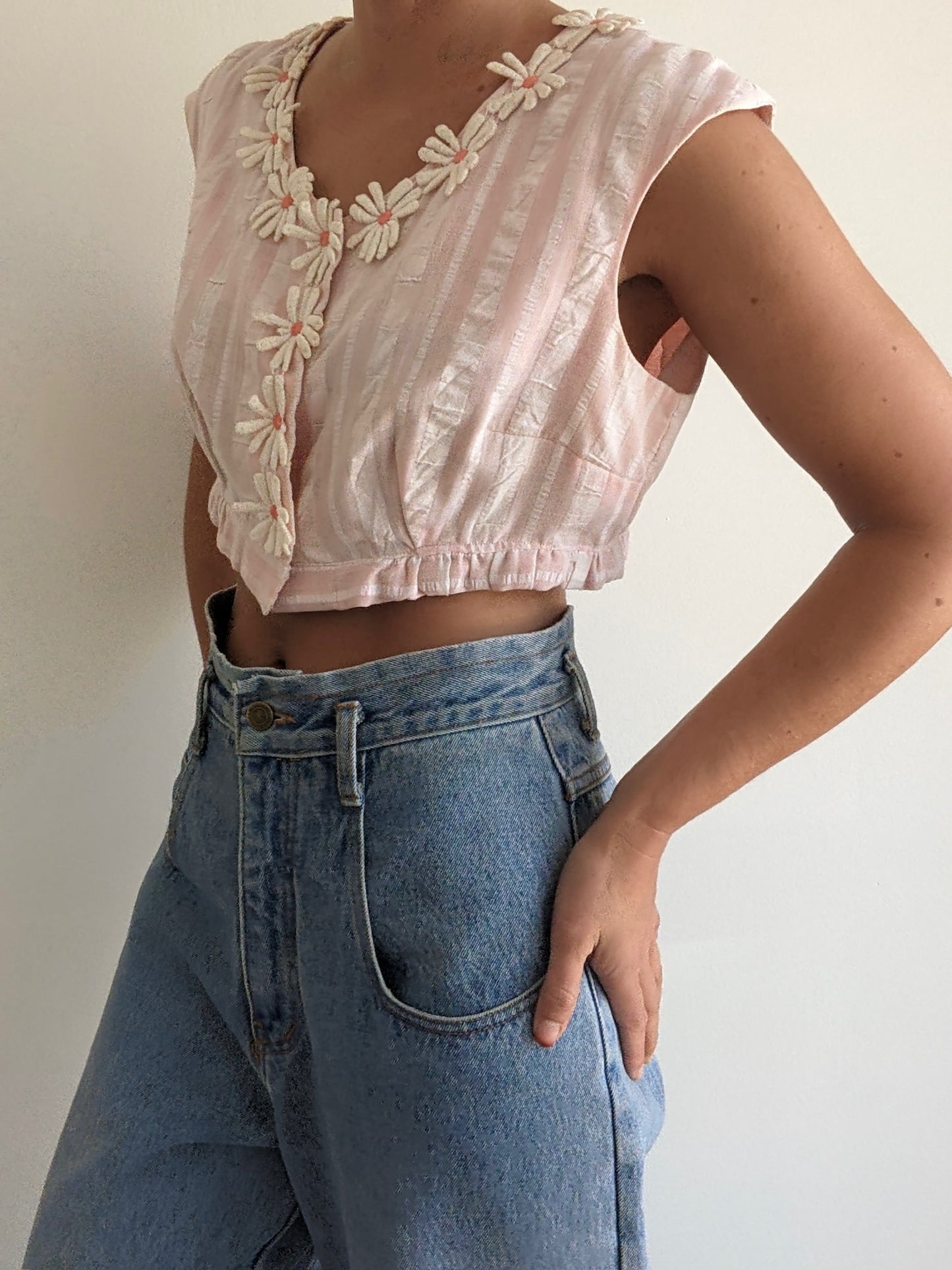 Sweetest Vintage Daisy Appliqué Crop Top