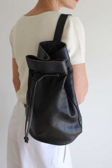 Favorite 90s Bloomingdales Leather Sling Bucket Bag