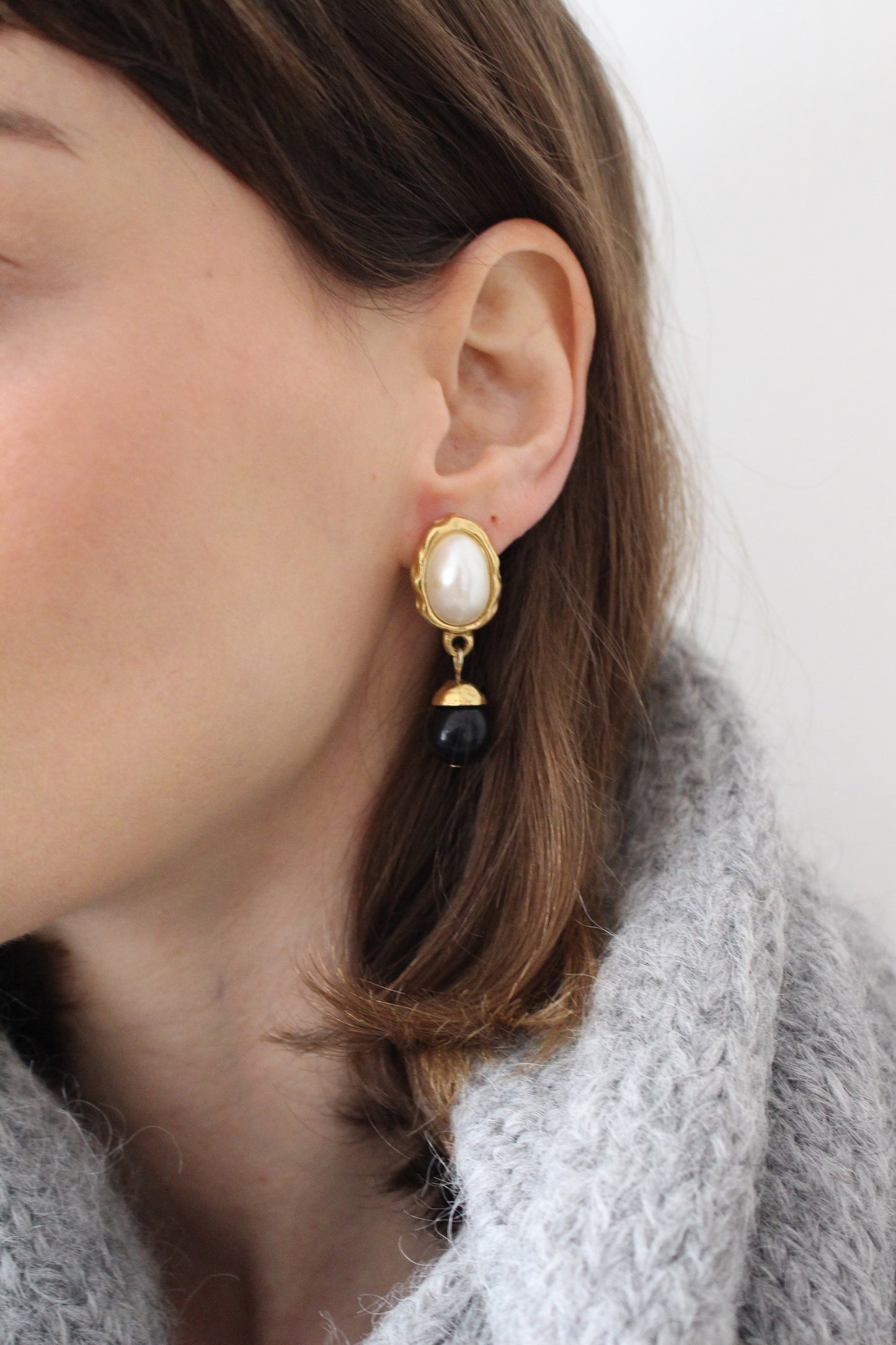 Lovely Vintage Faux Pearl & Onyx Bead Drop Earrings