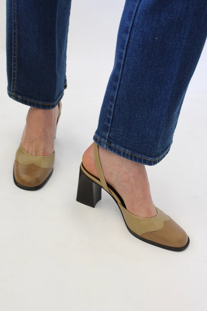 Lovely Vintage Two-Toned Leather Block Heel Pumps