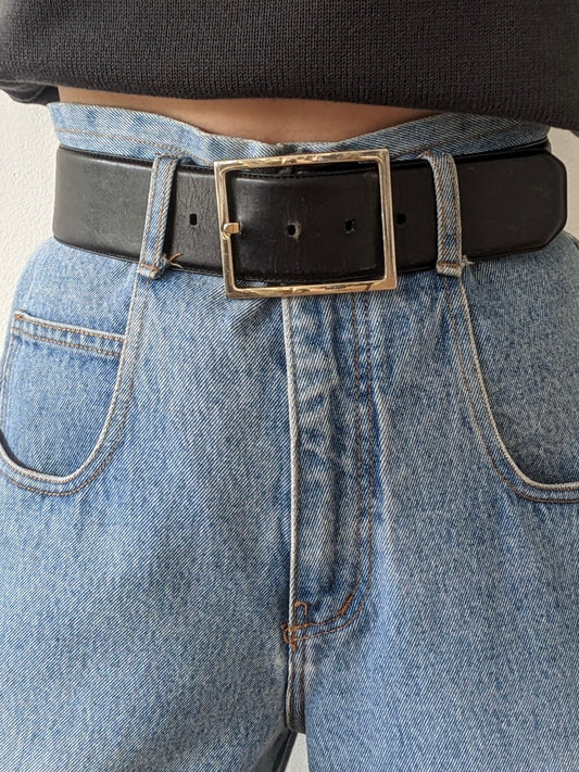 Bold Vintage Smooth Black Leather Belt
