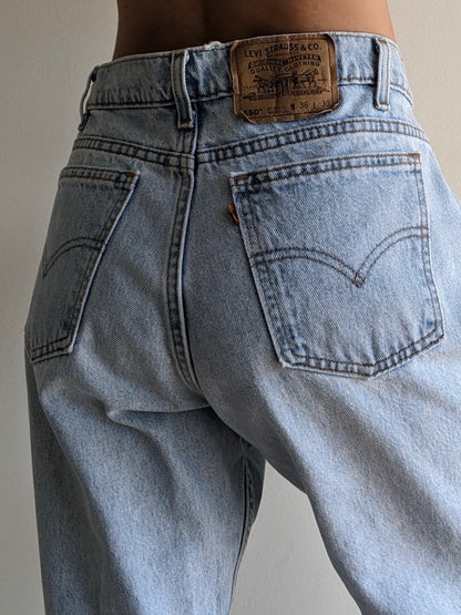 Vintage Levi's 550 Light Wash Jeans