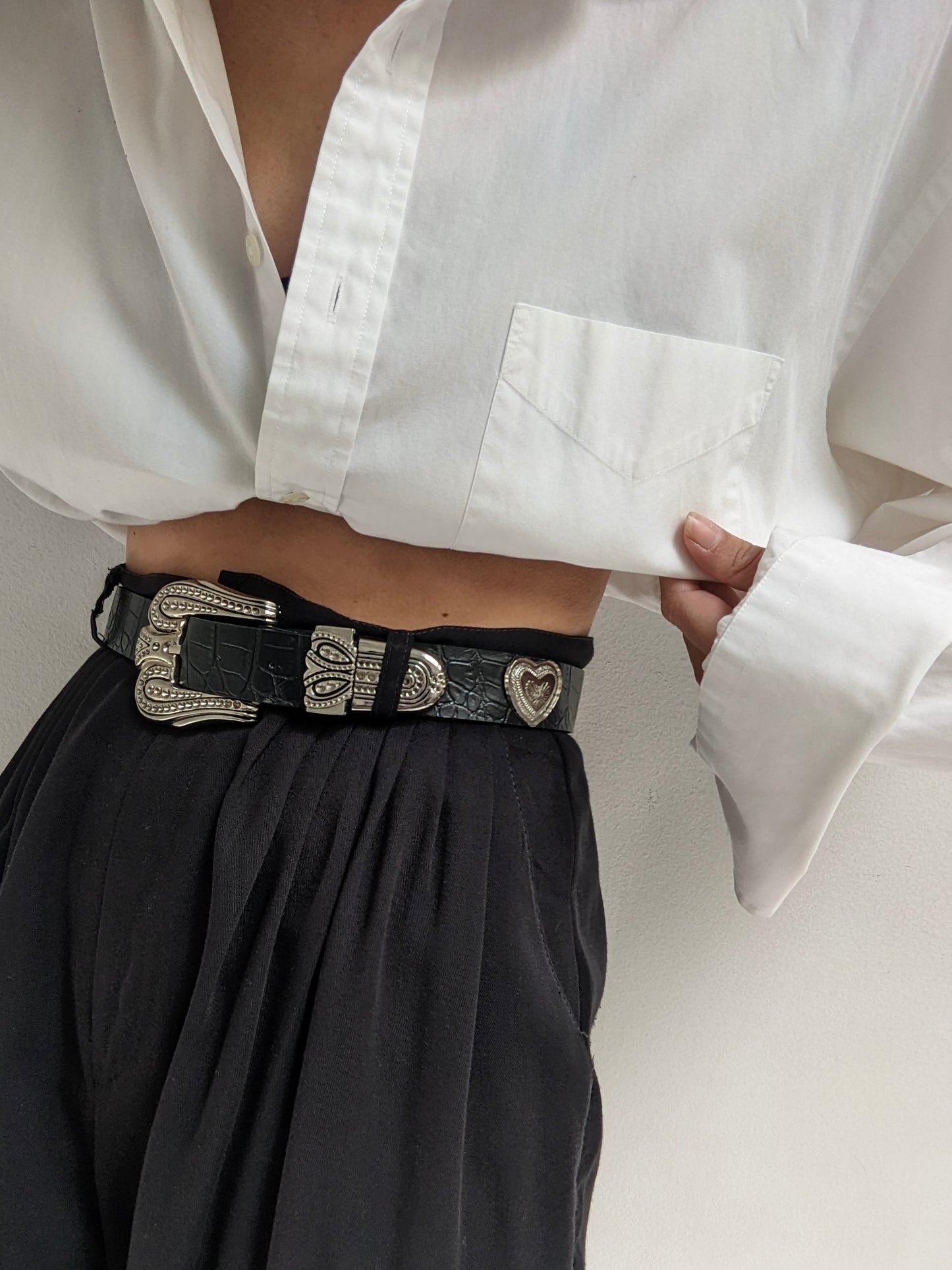 Vintage Onyx Embossed Belt