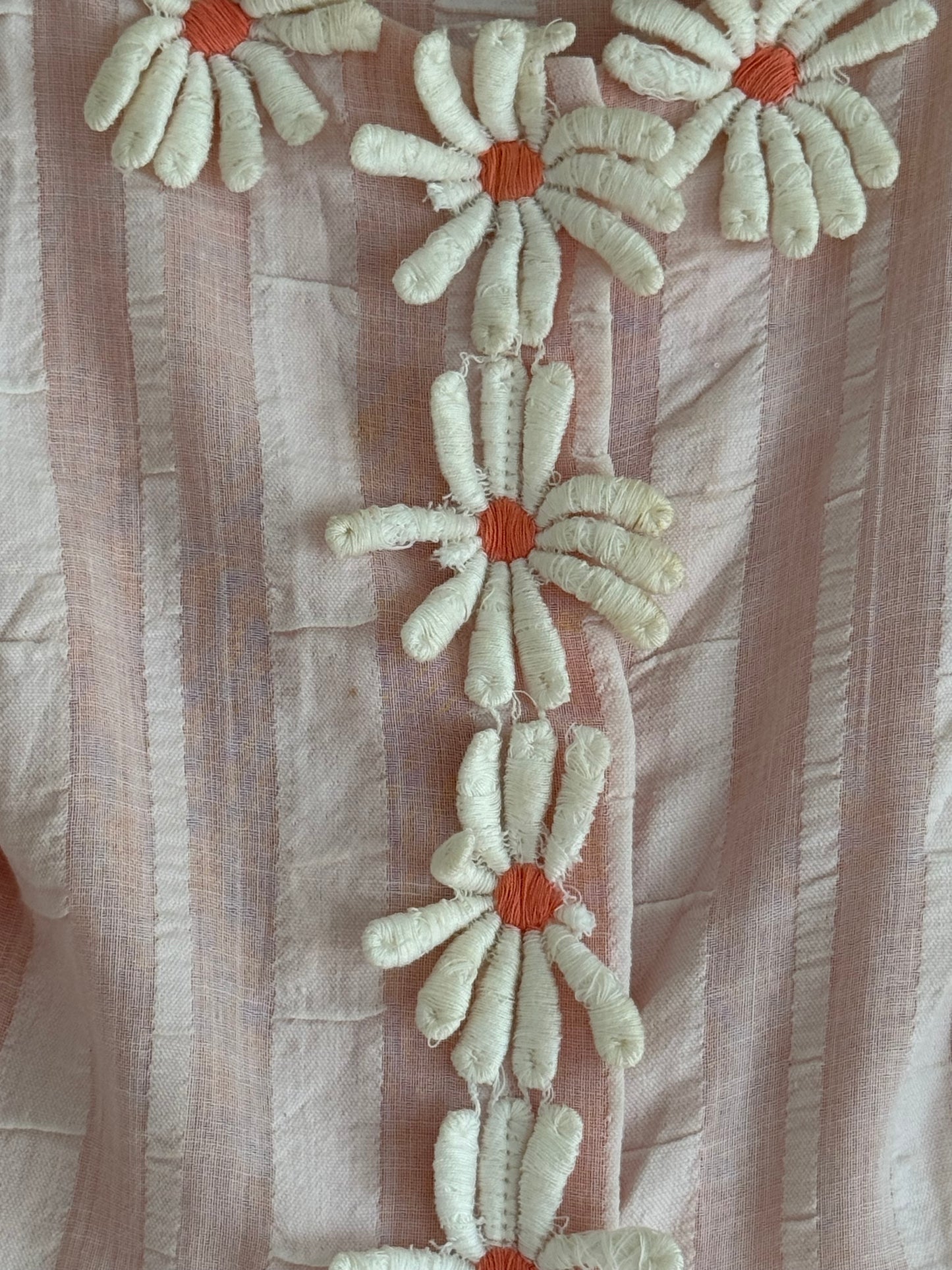 Sweetest Vintage Daisy Appliqué Crop Top