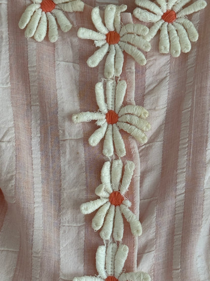 Sweetest Vintage Daisy Appliqué Crop Top