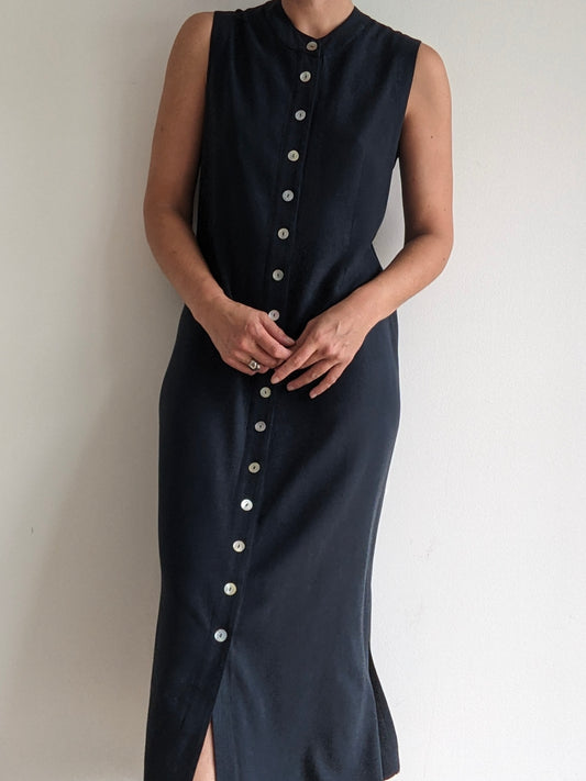 Beautiful Vintage Sleeveless Caviar Silk Dress