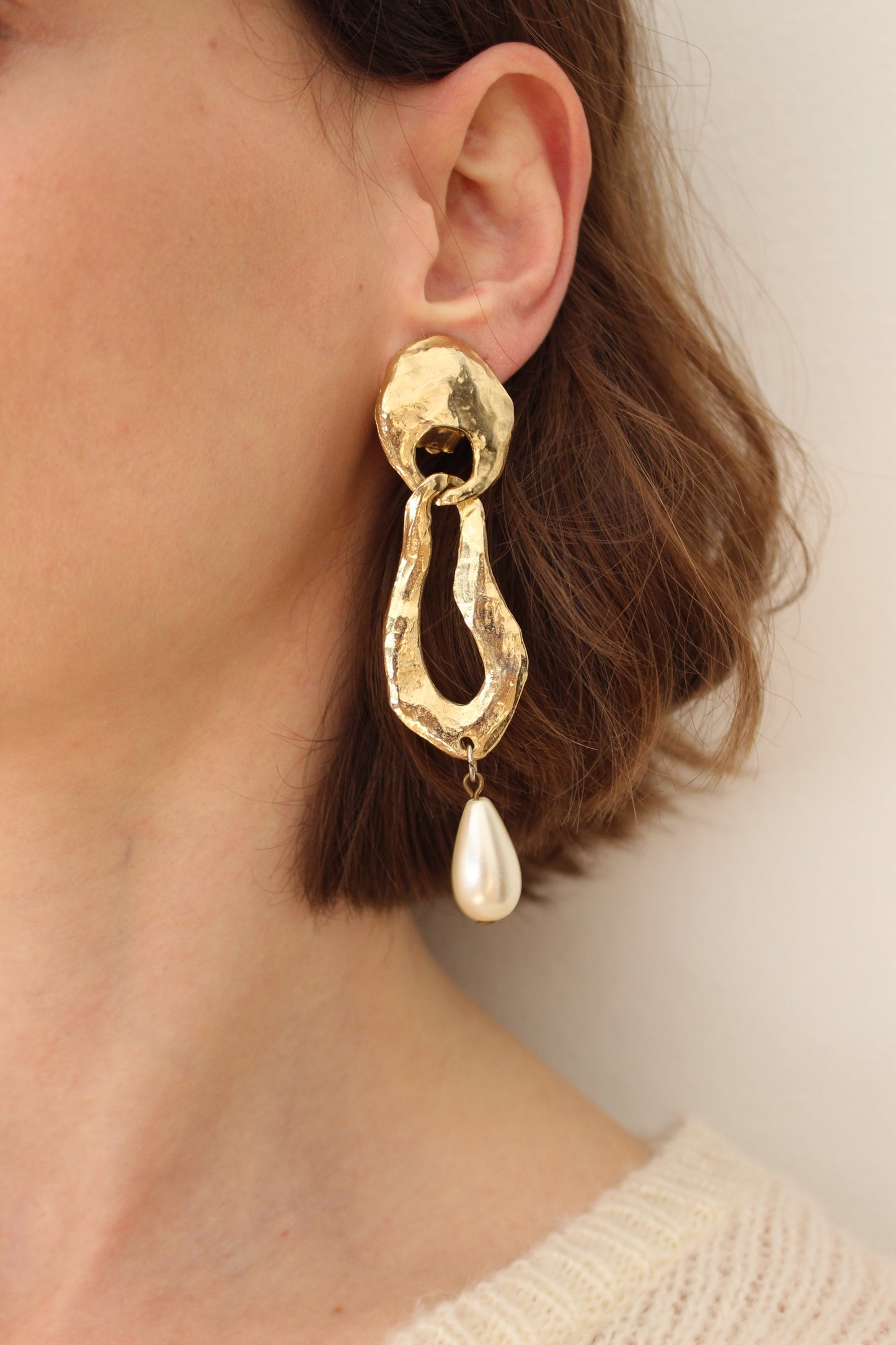 Gorgeous Vintage Sculptural Gold & Faux Pearl Earrings