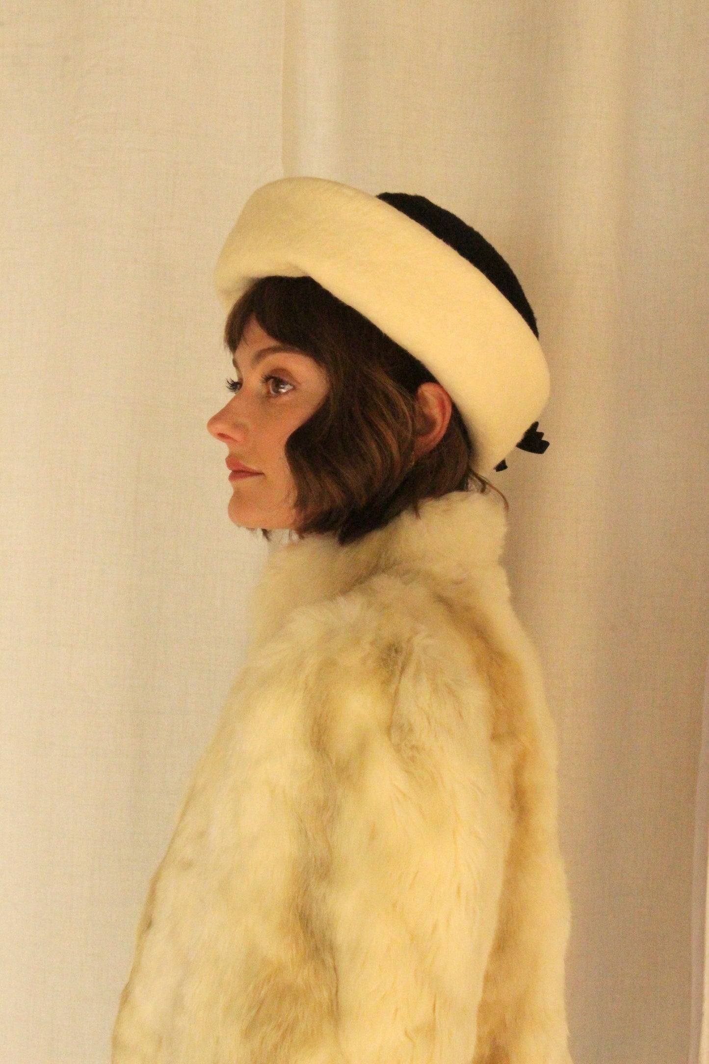 Gorgeous Vintage Cream & Onyx Fur Hat