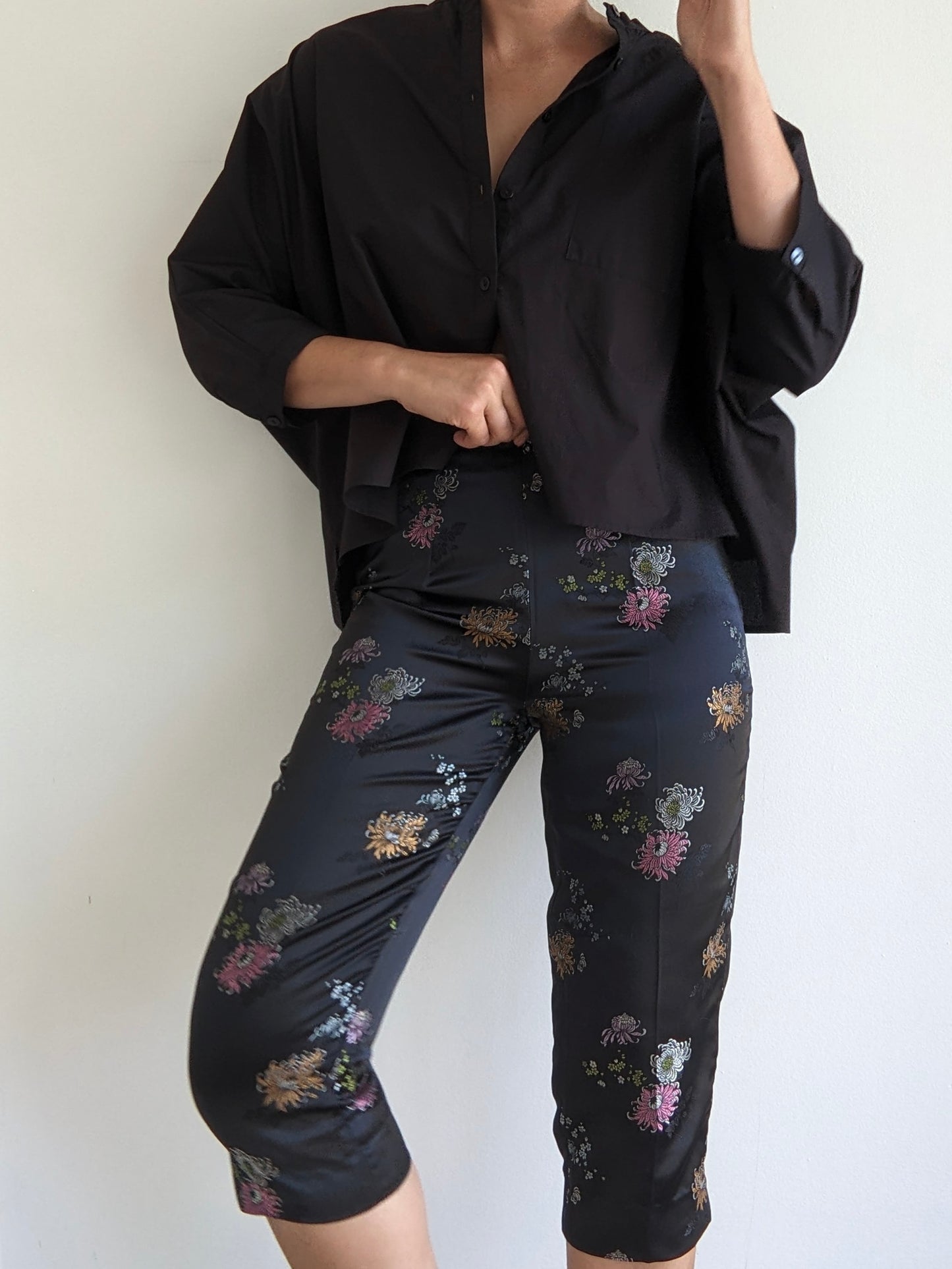 Vintage Floral-Embroidered Silk Capris