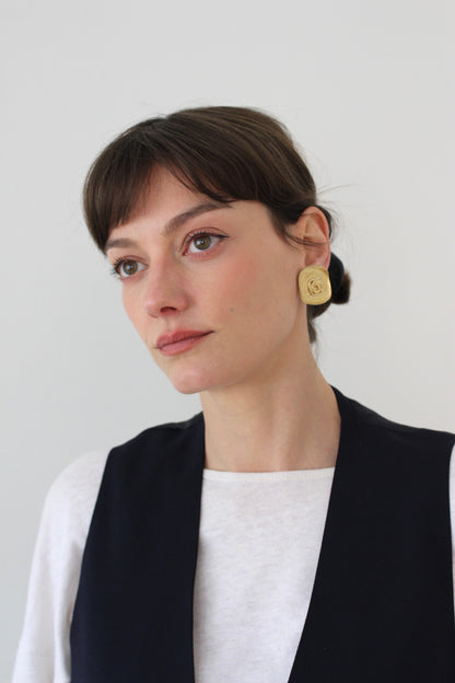 Vintage Gold Swirl Plate Earrings