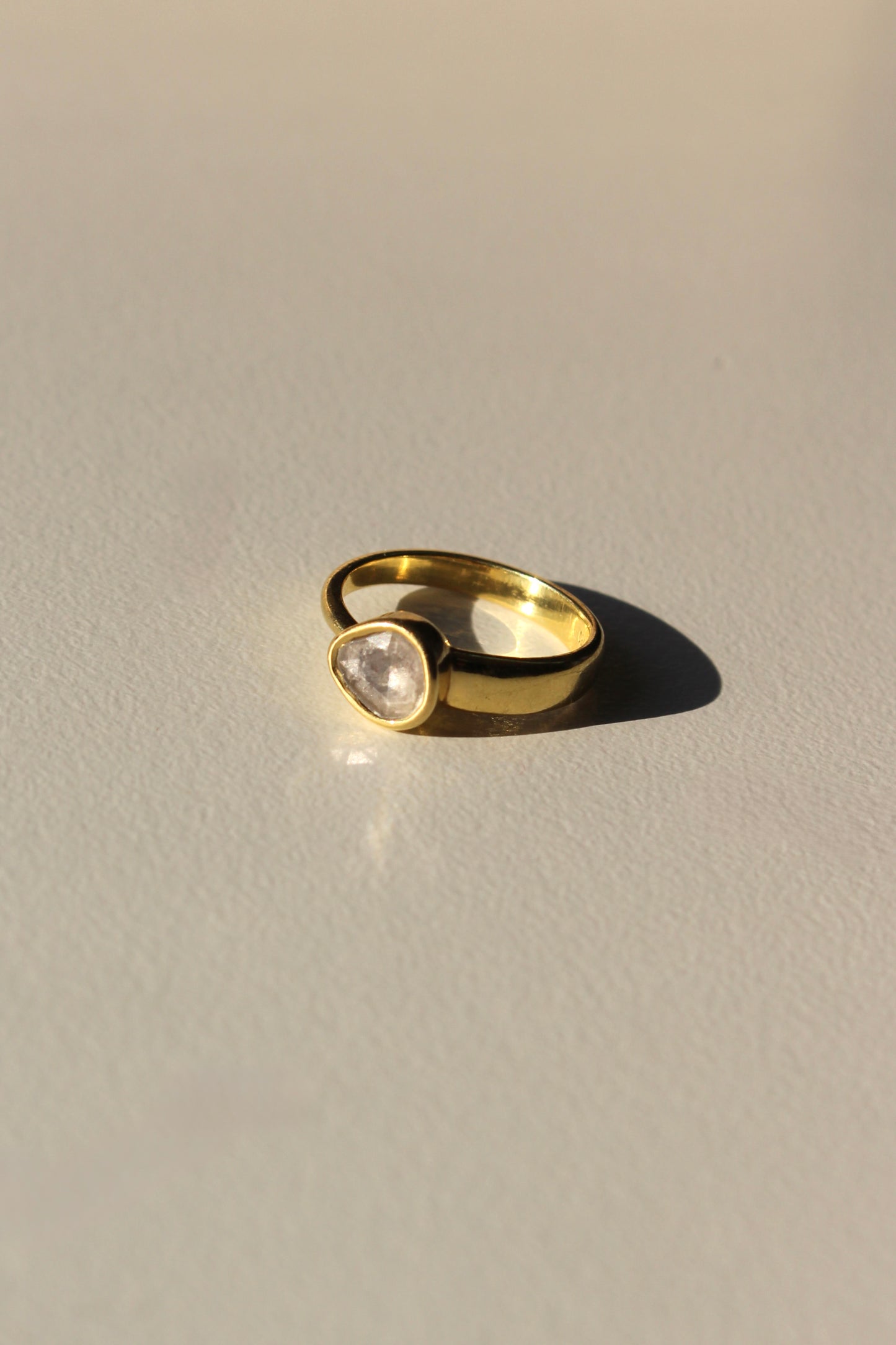 Gorgeous Vintage Faceted Diamond & 18k Gold Ring