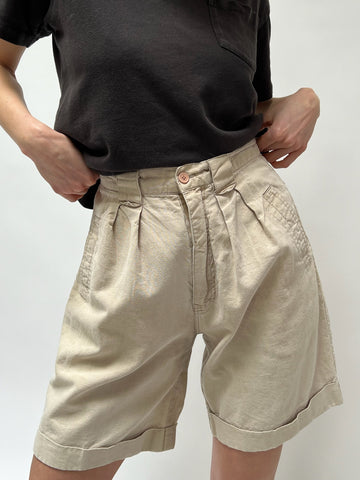Faded Vintage Woven Khaki Pleated Short