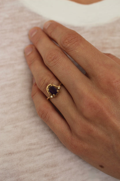 Vintage 10K Yellow Gold Amethyst & Diamond Ring