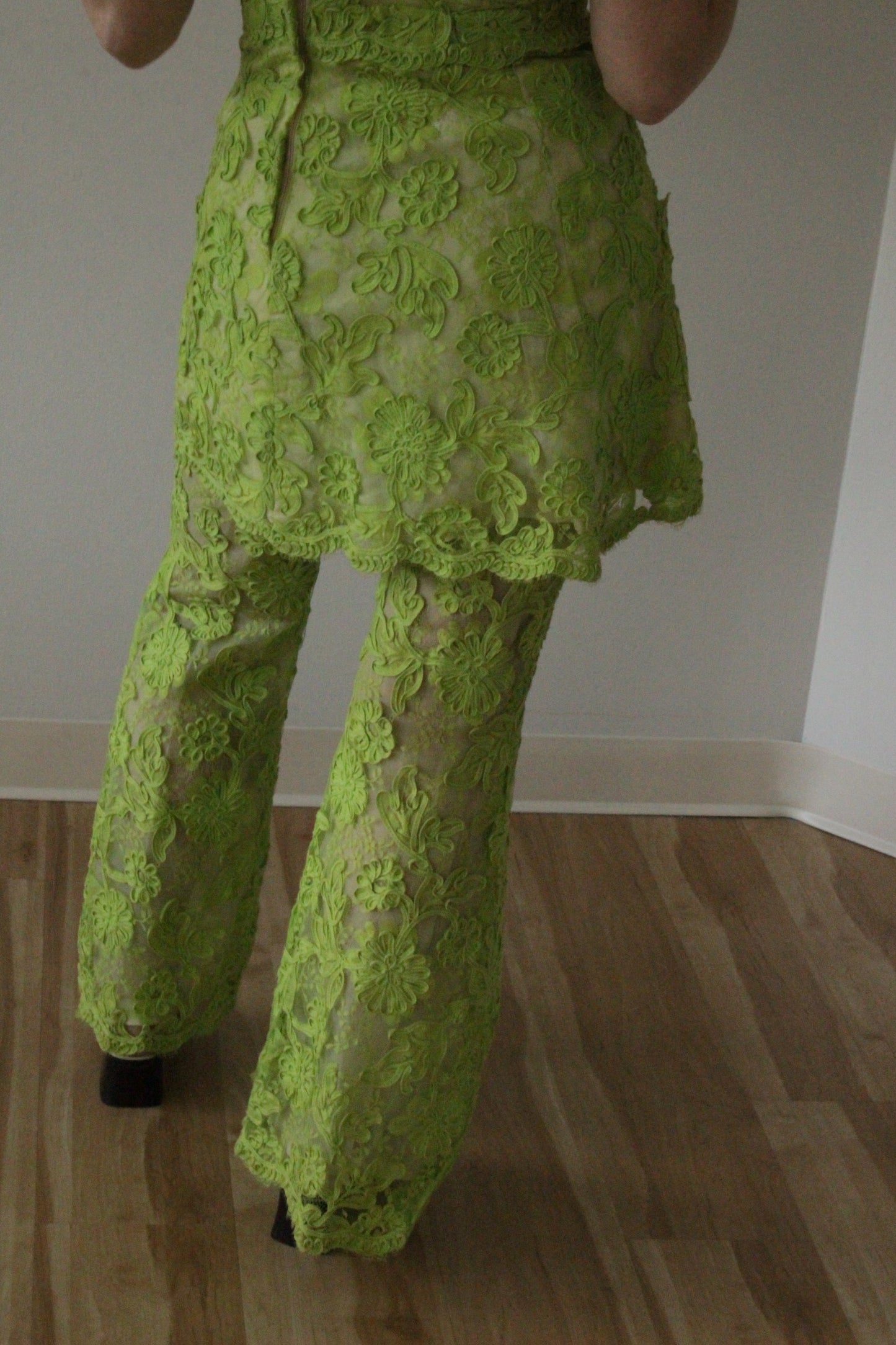 Absolutely Stunning Bonwit Teller Lime Floral Pant Set