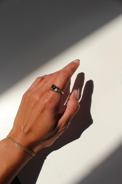 Vintage 10K Yellow Gold Black Onyx Heart Ring